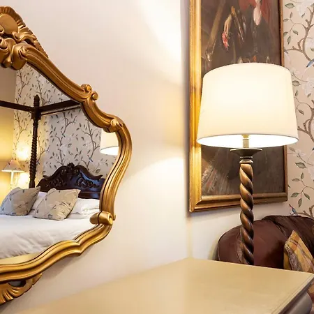 別荘 Lonsdale House *