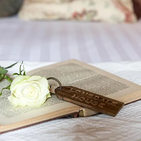 別荘 Lonsdale House