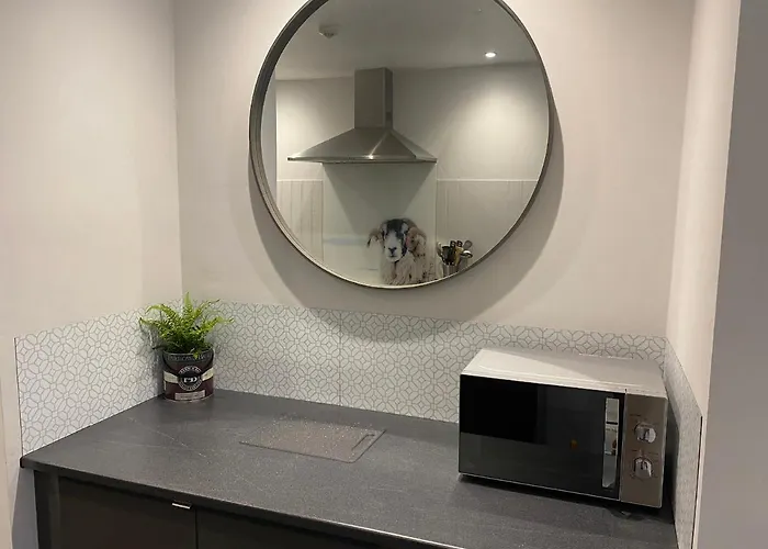 Lonsdale House 度假居 *