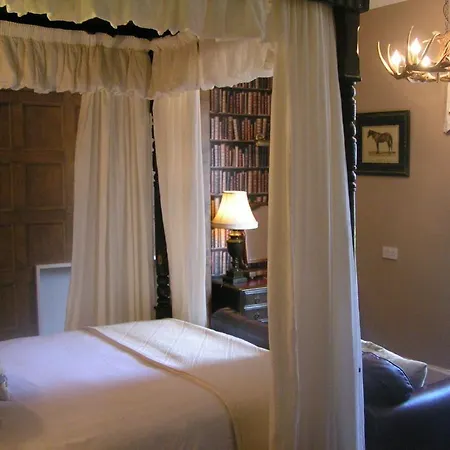 Lonsdale House Semesterbostad *